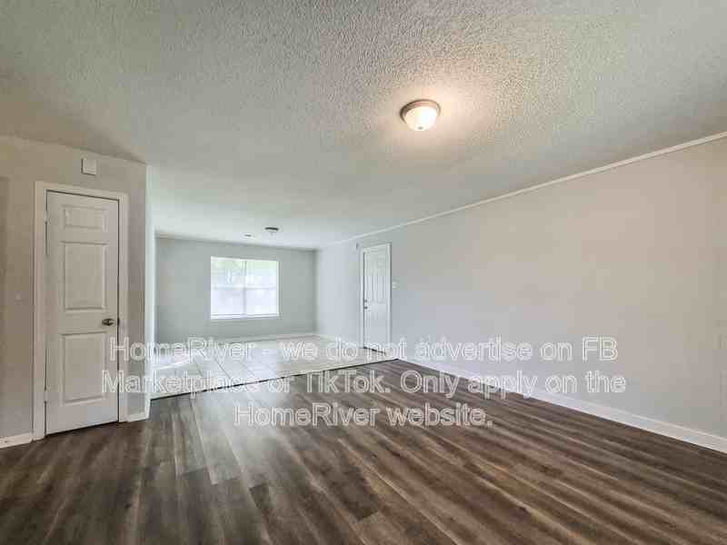 6425 Lynnfield Rd - Photo 6 of 23