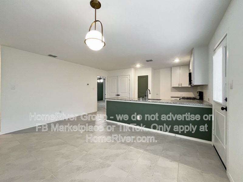 1429 Dovekie Dr - Photo 7 of 24