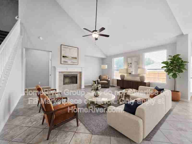705 Champlain Ct - Photo 2 of 33