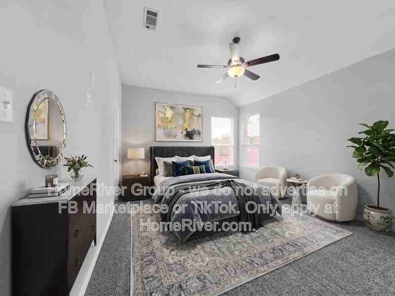 705 Champlain Ct - Photo 4 of 33