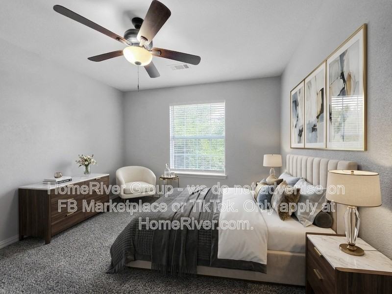 705 Champlain Ct - Photo 5 of 33