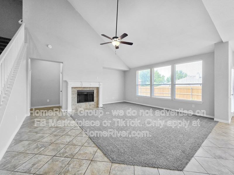 705 Champlain Ct - Photo 6 of 33