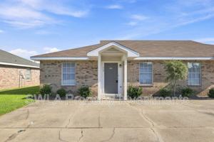 featured image of 1750 S Tallowood Dr