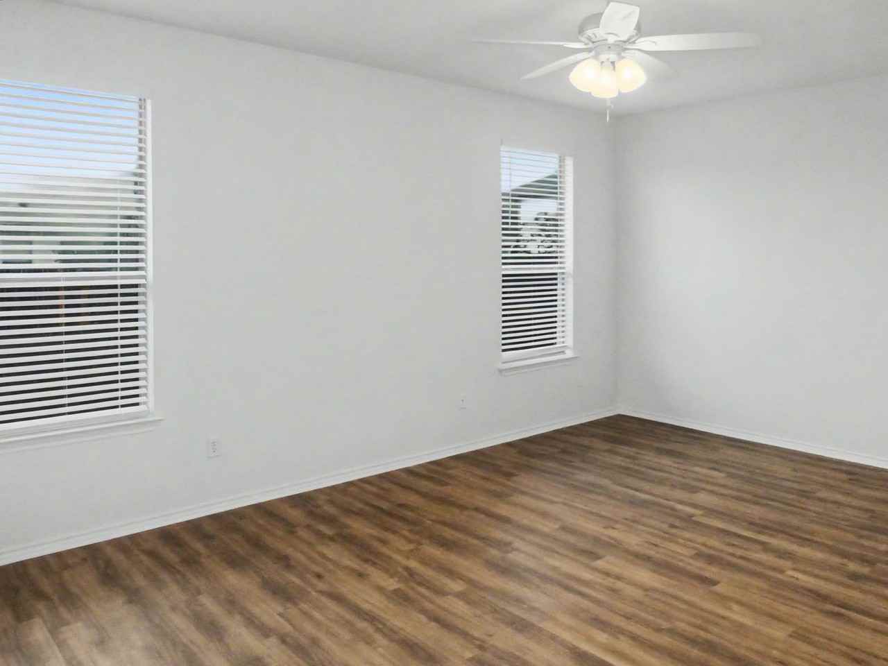 1726 E Mesa Park Cv - Photo 7 of 13