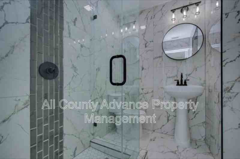 425 Orangewood Dr - Photo 3 of 17
