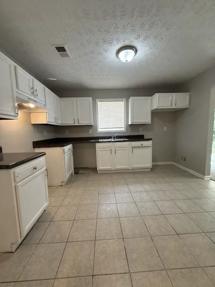 3786 Rock Hollow Ct - Photo 3 of 16