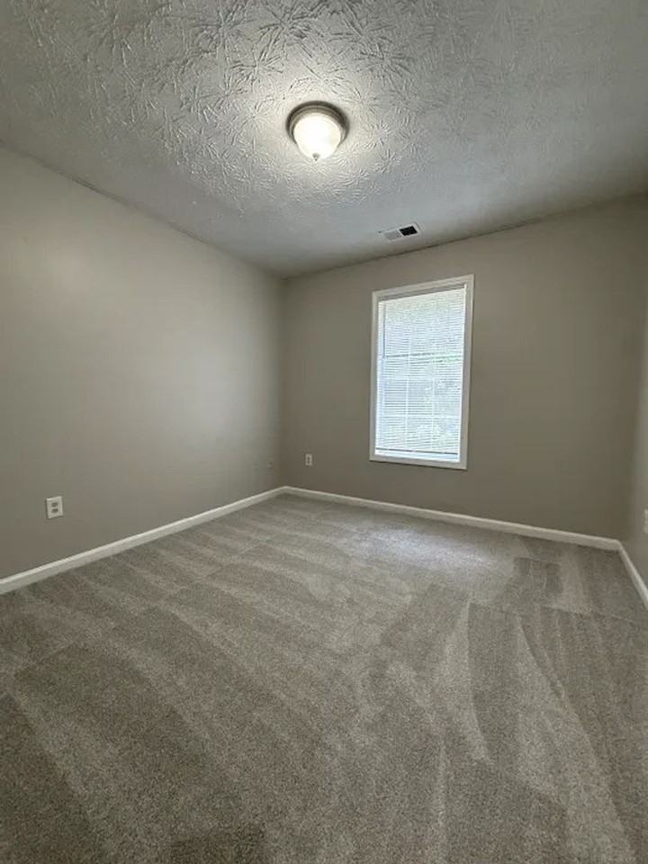 3786 Rock Hollow Ct - Photo 7 of 16