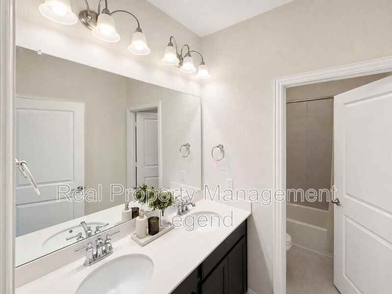 2812 Ranger Ln - Photo 3 of 33