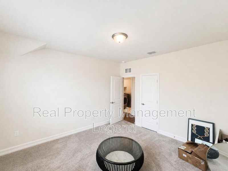 2812 Ranger Ln - Photo 7 of 33