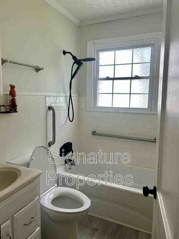 703 4th St - Photo 6 of 13