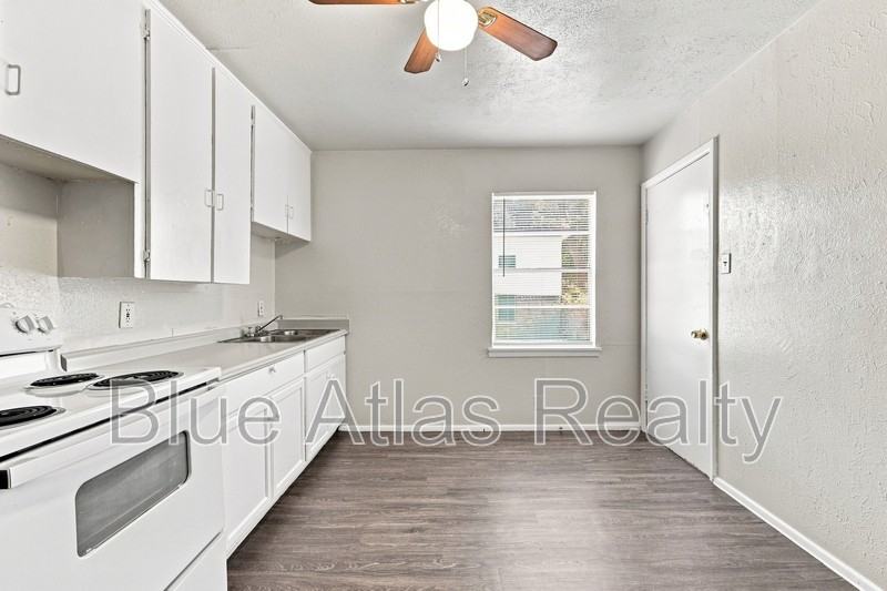 2215 Riverview Dr #A - Photo 5 of 22