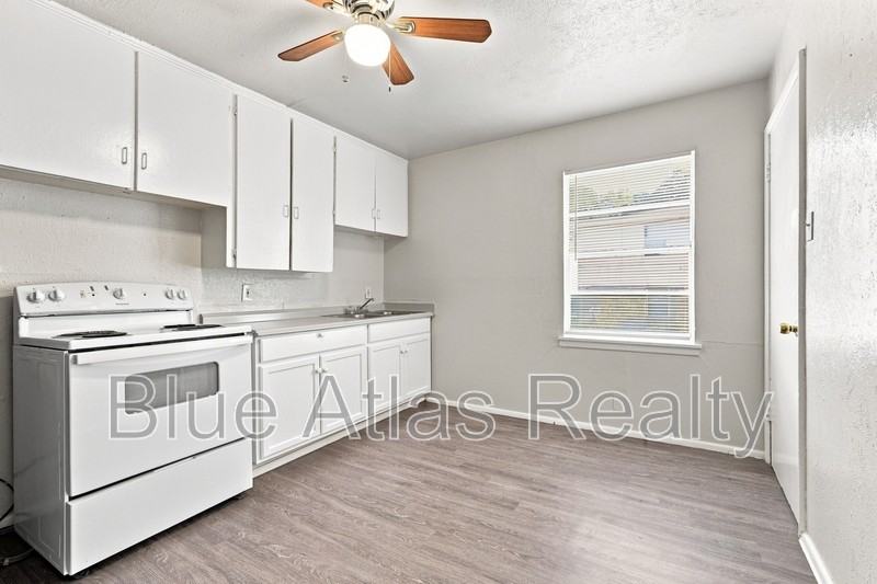 2215 Riverview Dr #A - Photo 6 of 22