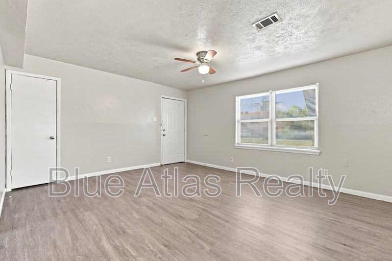 2215 Riverview Dr #A - Photo 7 of 22