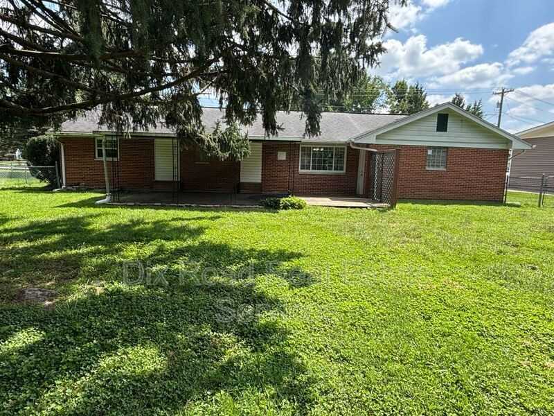 810 Hicks Blvd - Photo 3 of 13