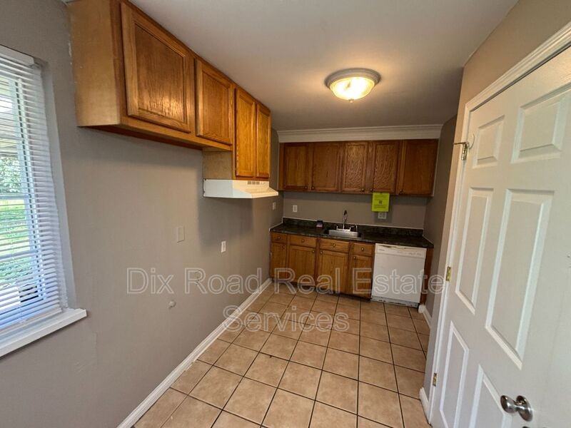 810 Hicks Blvd - Photo 7 of 13