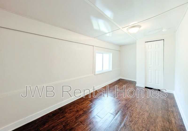 1141 Orton St - Photo 5 of 12