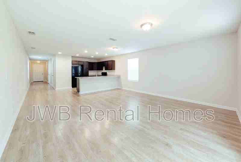 8741 Dandy Ave - Photo 4 of 17