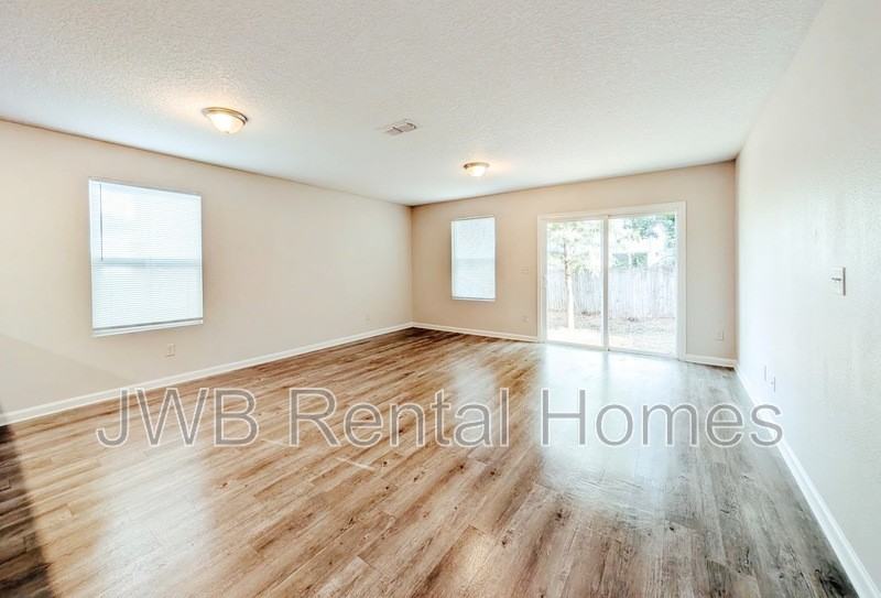 8741 Dandy Ave - Photo 5 of 17