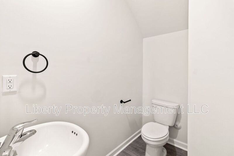 176 Starlight St - Photo 5 of 16