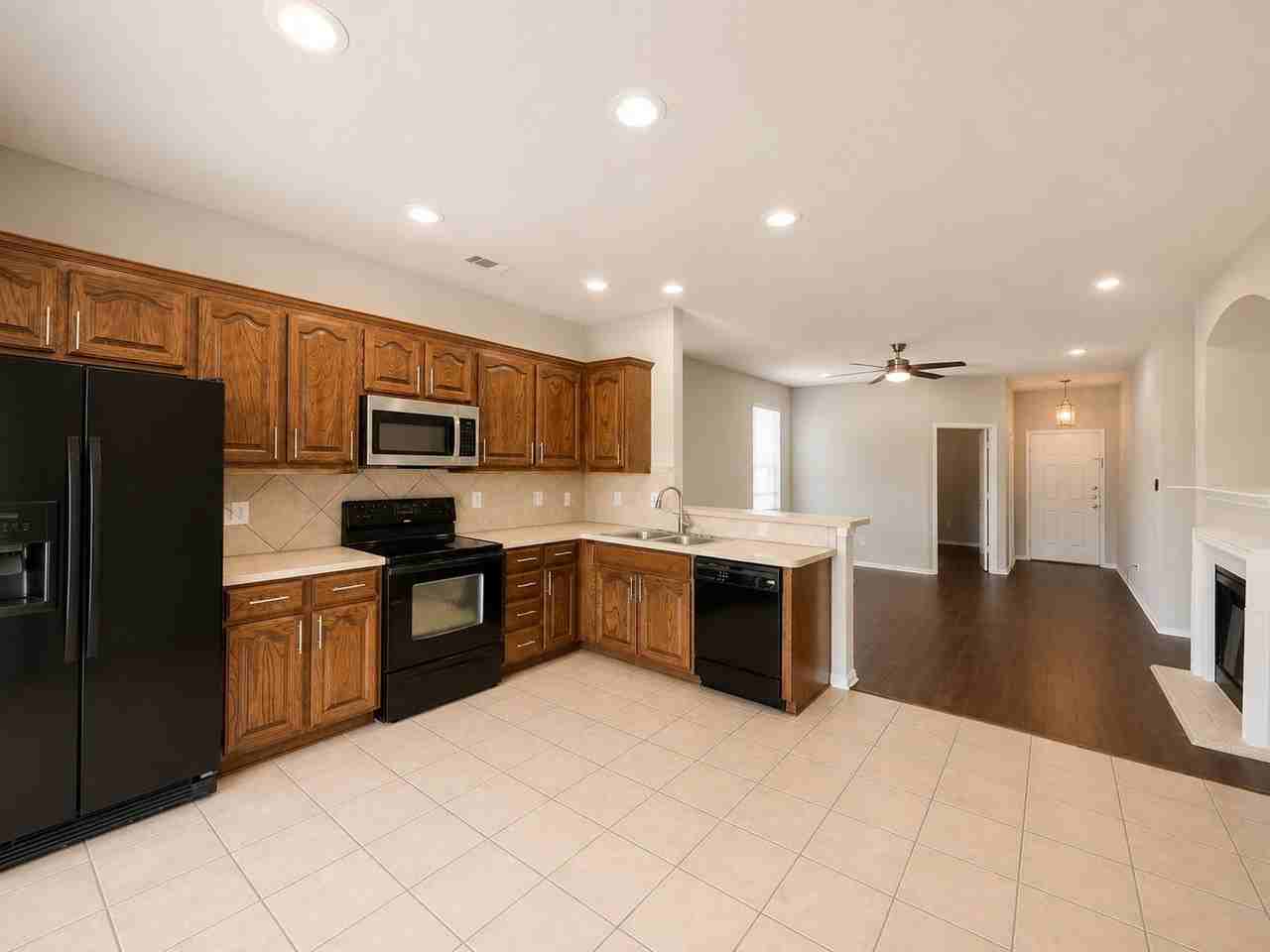 10973 Hawks Landing Rd - Photo 7 of 22