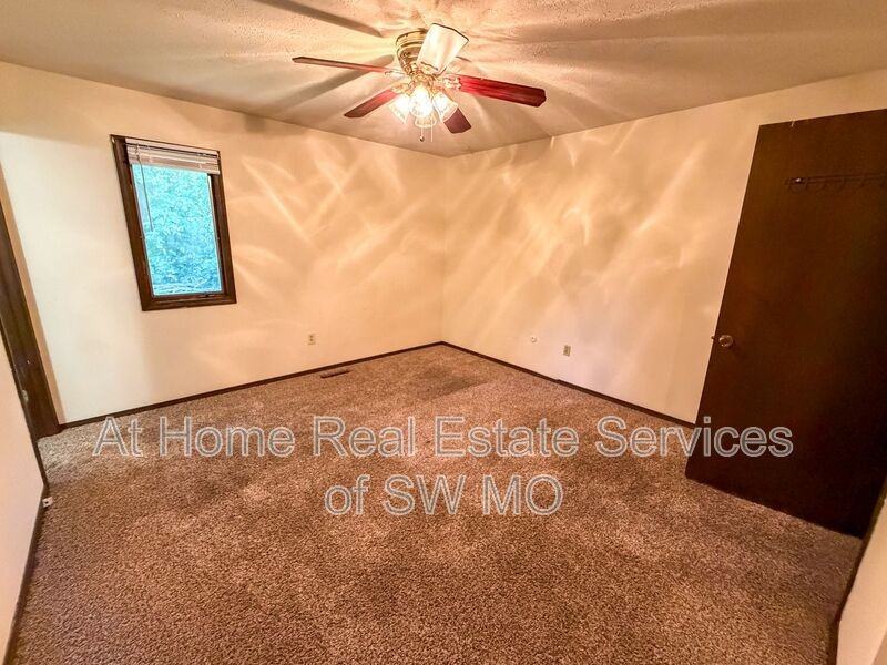 522 E Washita Ct - Photo 6 of 14
