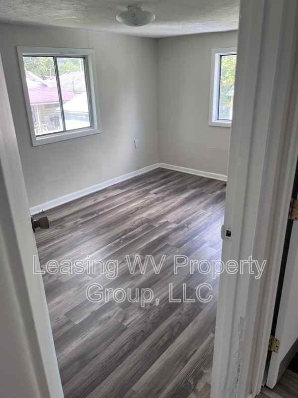 4508 Riverside Dr - Photo 3 of 15