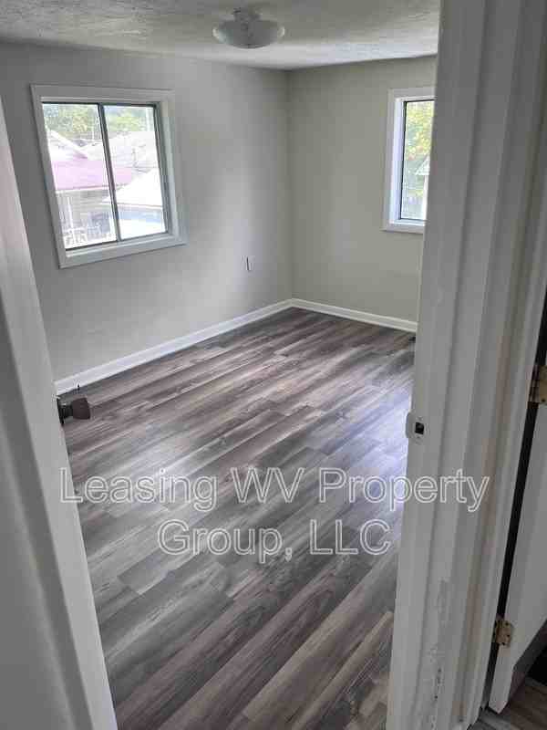 4508 Riverside Dr - Photo 4 of 15