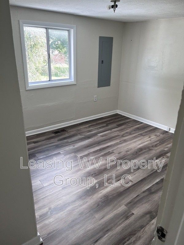 4508 Riverside Dr - Photo 5 of 15
