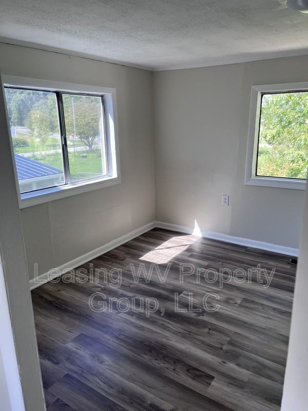 4508 Riverside Dr - Photo 6 of 15