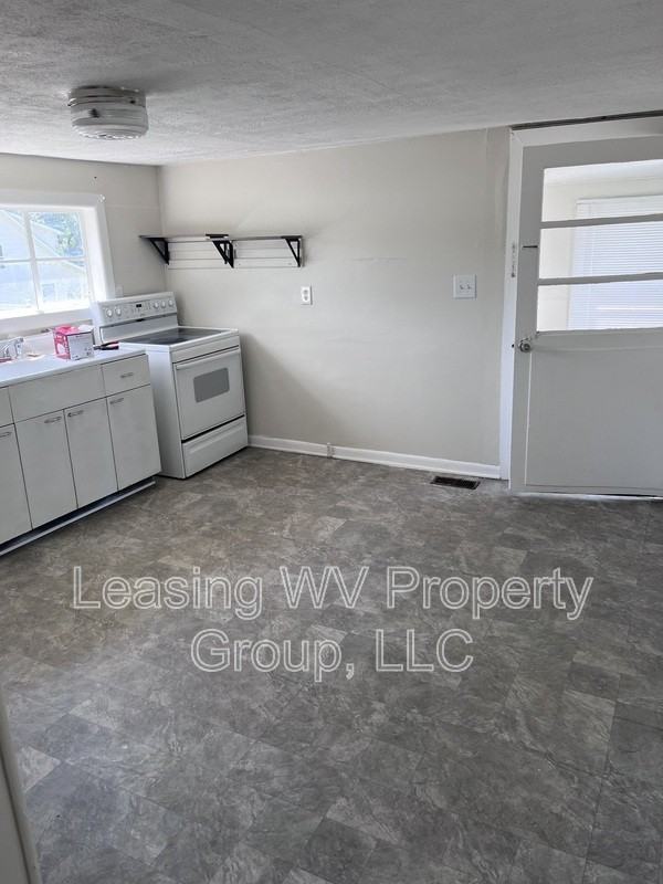 4508 Riverside Dr - Photo 7 of 15