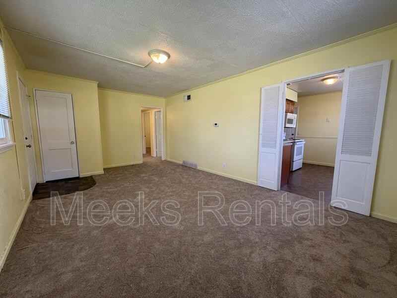 1302 E Pea Ridge Rd - Photo 2 of 10