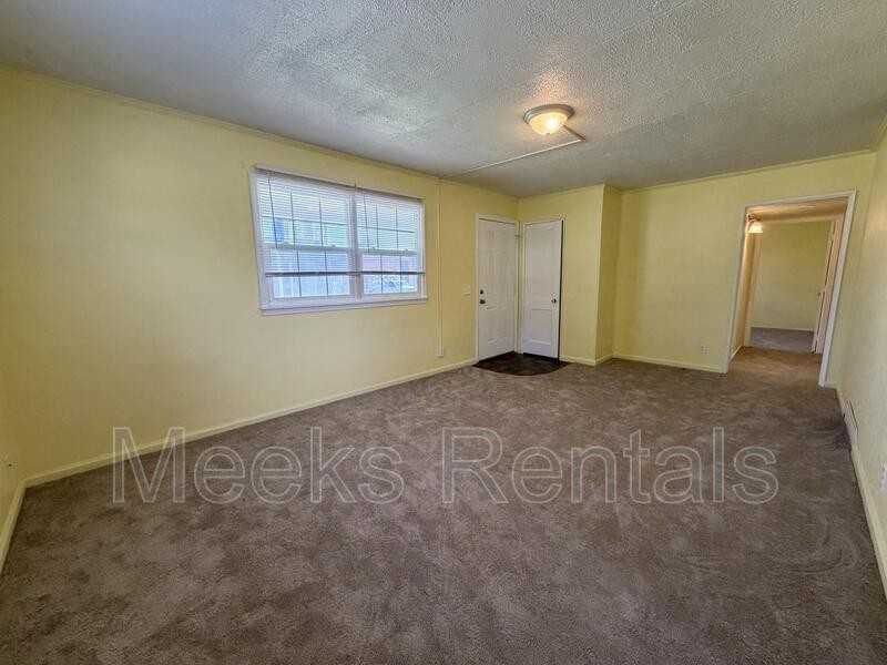 1302 E Pea Ridge Rd - Photo 3 of 10