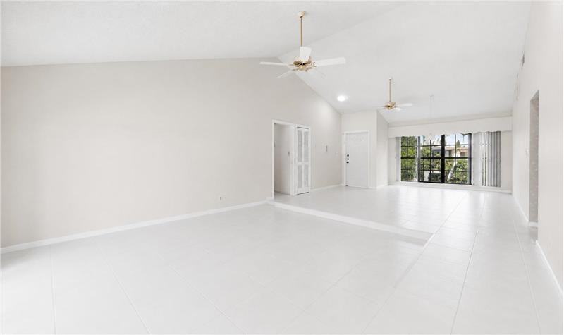5055 Nw 89th Way - Photo 7 of 12