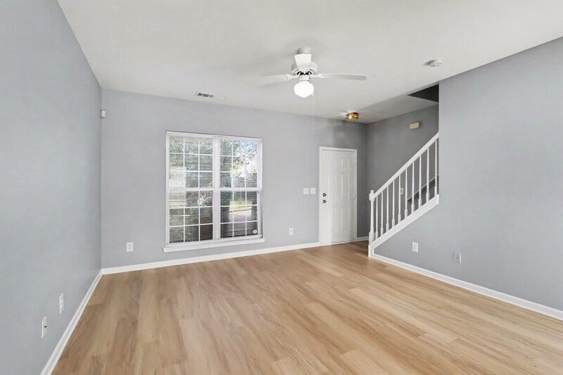 1231 Joannas Ct - Photo 3 of 25