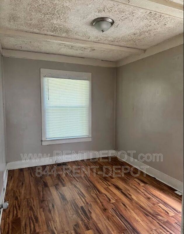 1622 S Bedford Ave - Photo 4 of 14