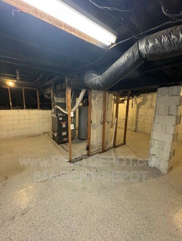 1622 S Bedford Ave - Photo 7 of 14