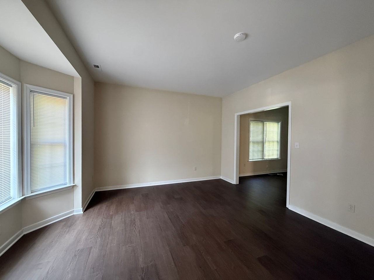 10629 Sherwin Pl - Photo 2 of 23