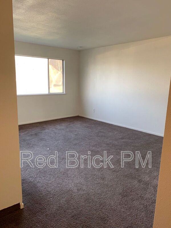 3326 Carson Ct - Photo 6 of 11