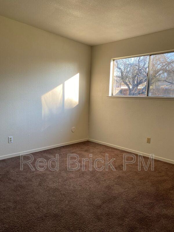 3326 Carson Ct - Photo 7 of 11