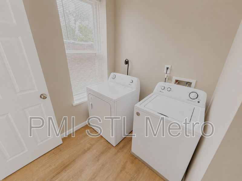 3672 Russell Blvd #3E - Photo 7 of 18