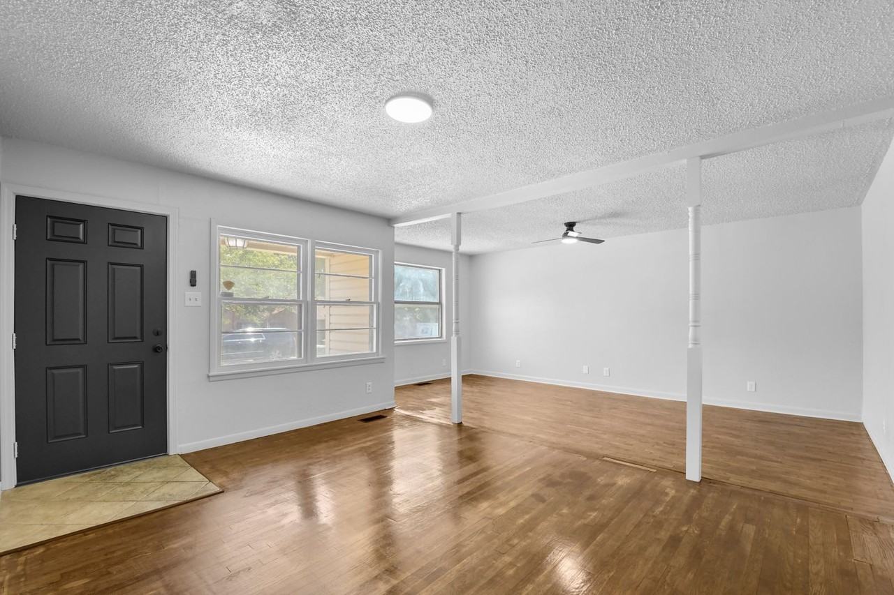 1701 Tower Dr - Photo 3 of 25