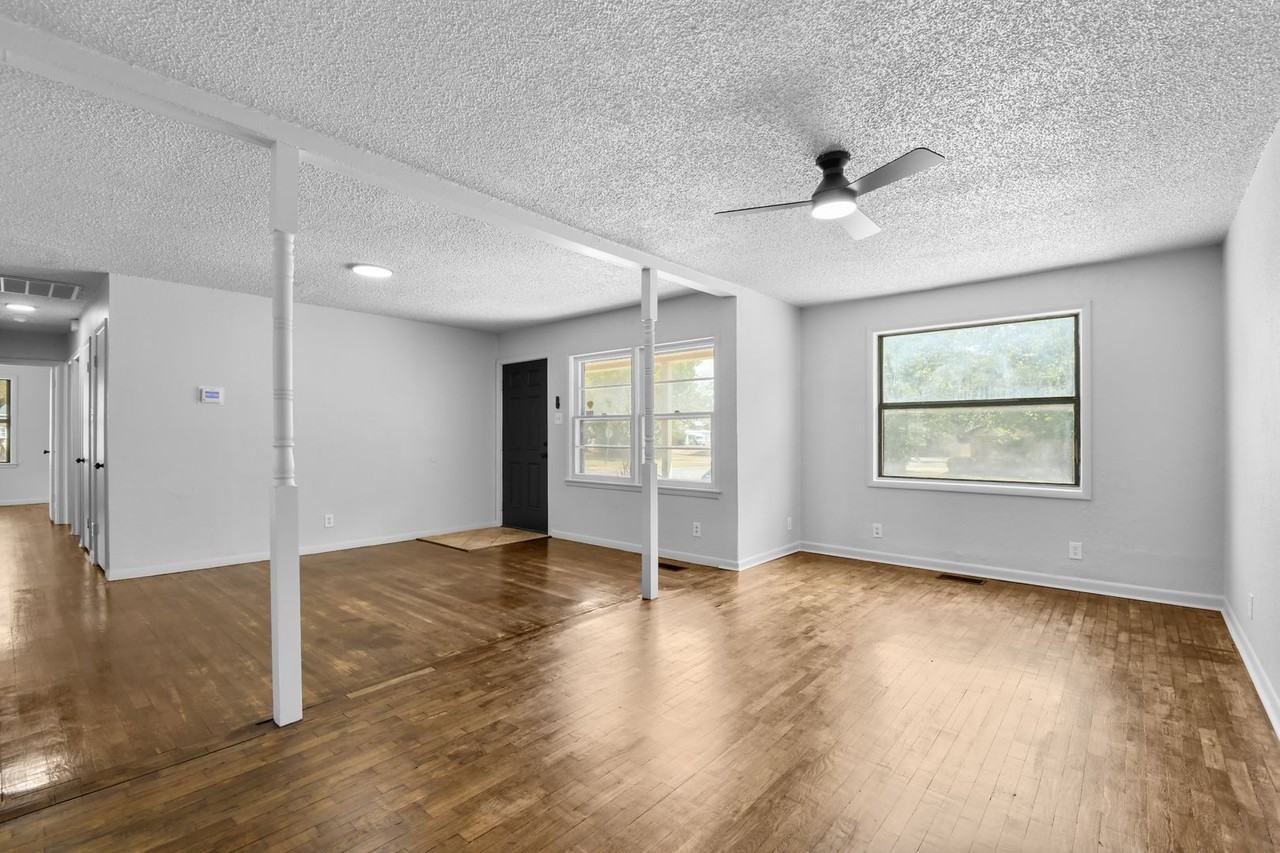 1701 Tower Dr - Photo 4 of 25