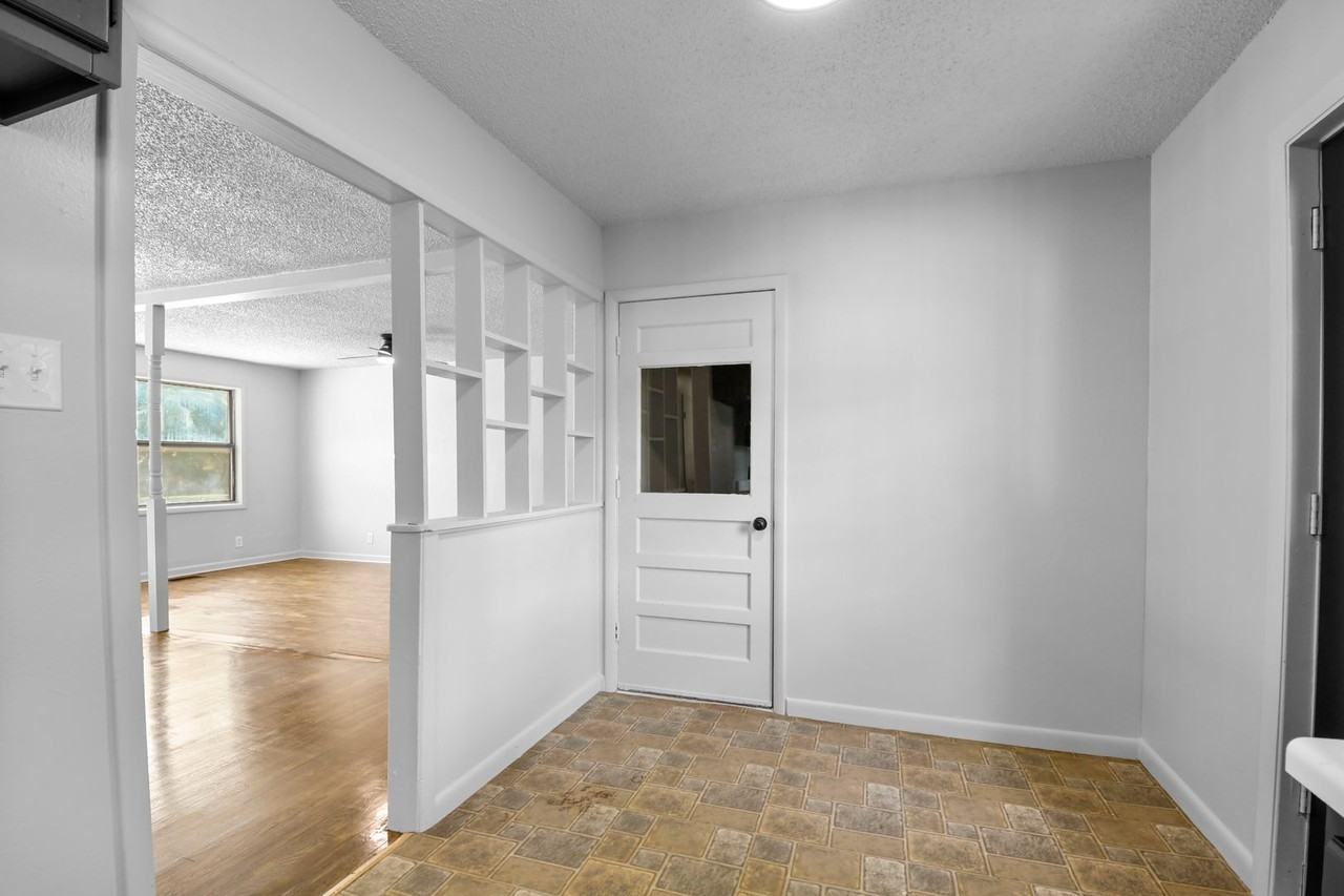 1701 Tower Dr - Photo 7 of 25