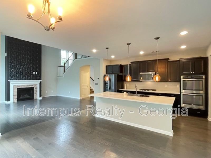 3816 Thackary Dr - Photo 4 of 36