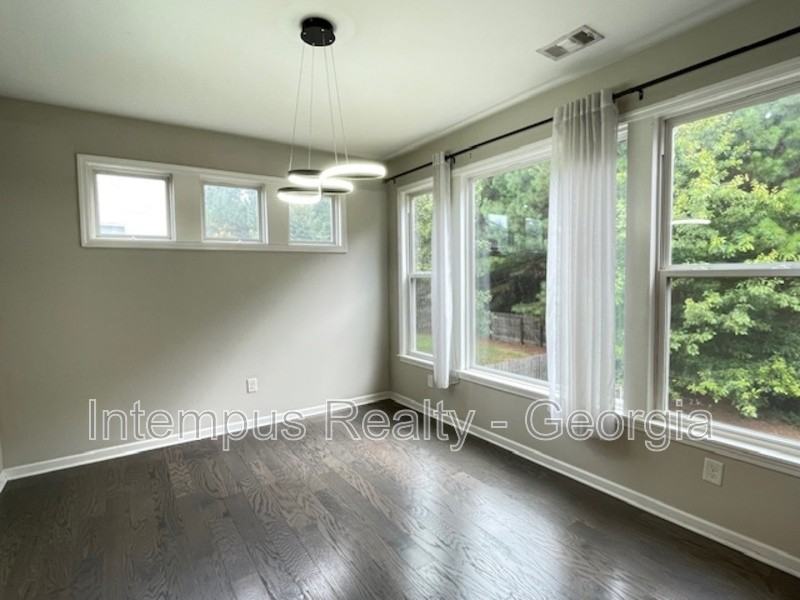 3816 Thackary Dr - Photo 6 of 36