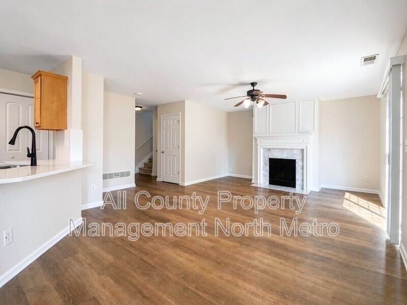 2195 Highland Gate Dr - Photo 2 of 15