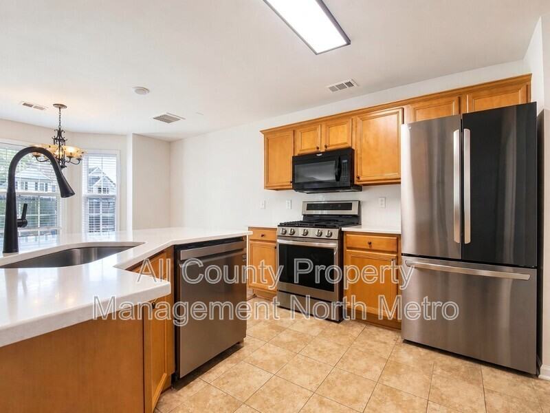 2195 Highland Gate Dr - Photo 4 of 15