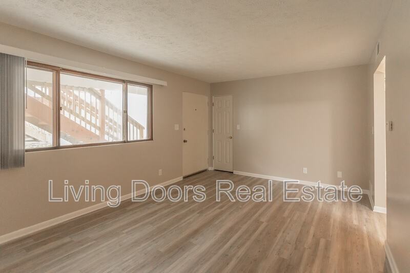 4709 Gladstone St - Photo 7 of 24