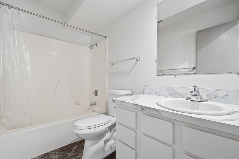 1427 N 20th St - Photo 5 of 9