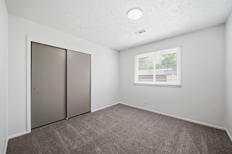 1427 N 20th St - Photo 6 of 9